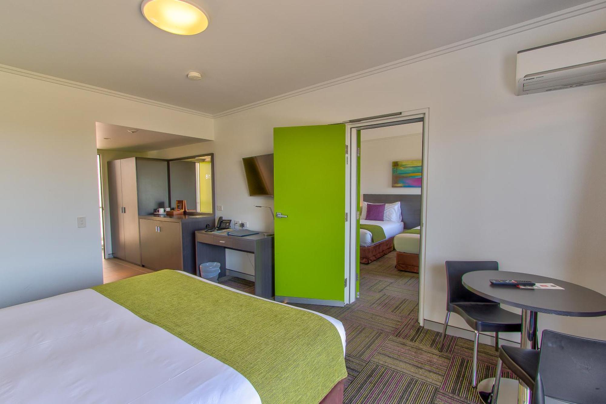 Mackay Oceanside Central Hotel Official Екстер'єр фото