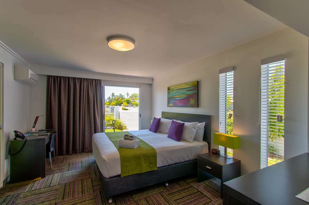 Mackay Oceanside Central Hotel Official Номер фото